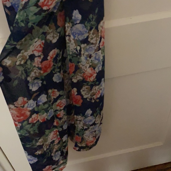 baileyblue floral maxi dress with slit size: S - Picture 3 of 7
